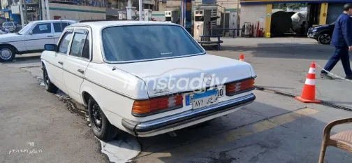 Mercedes 200 1978 White Used for Sale - 1