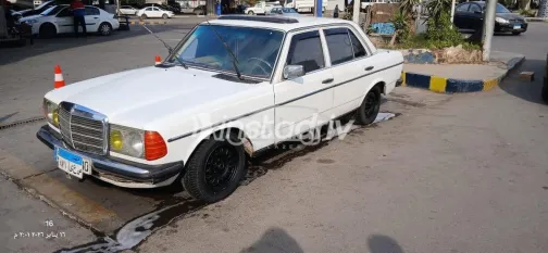 Mercedes 200 1978 White Used for Sale - 5