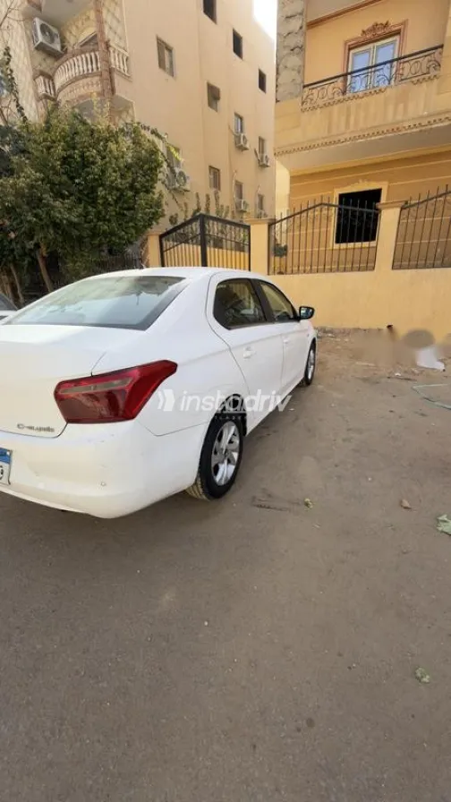 سيتروين سي اليزيه 2019 أبيض مستعملة للبيع - 4