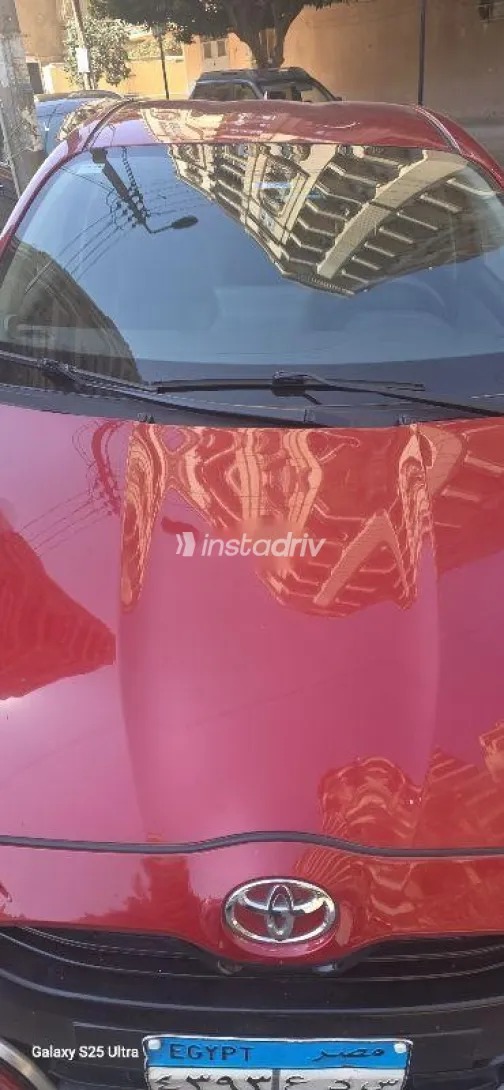 تويوتا ياريس 2022 أحمر مستعملة للبيع - 4
