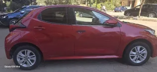 تويوتا ياريس 2022 أحمر مستعملة للبيع