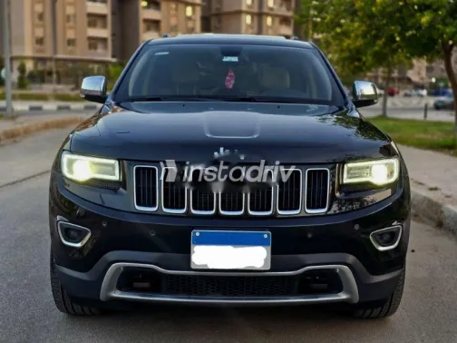 جيب جراند شيروكي 2018 أسود مستعملة للبيع - 2