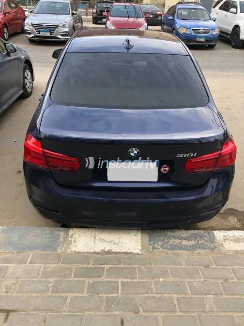 بي ام دبليو 318 2018 أبيض مستعملة للبيع - 6