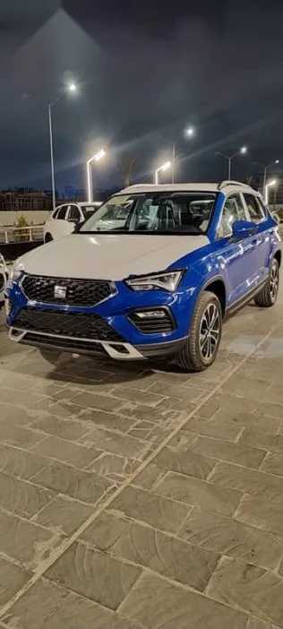 سيات اتيكا 2025 أزرق غامق جديدة للبيع