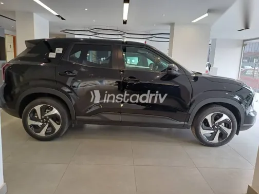 ميتسوبيشي اوت لاندر 2026 أسود جديدة للبيع - 2