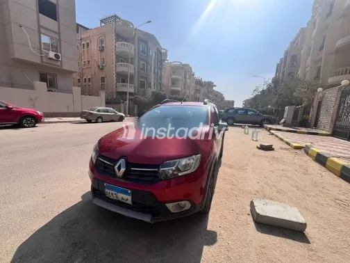 Renault Sandero 2019 Burgundy Used for Sale - 3