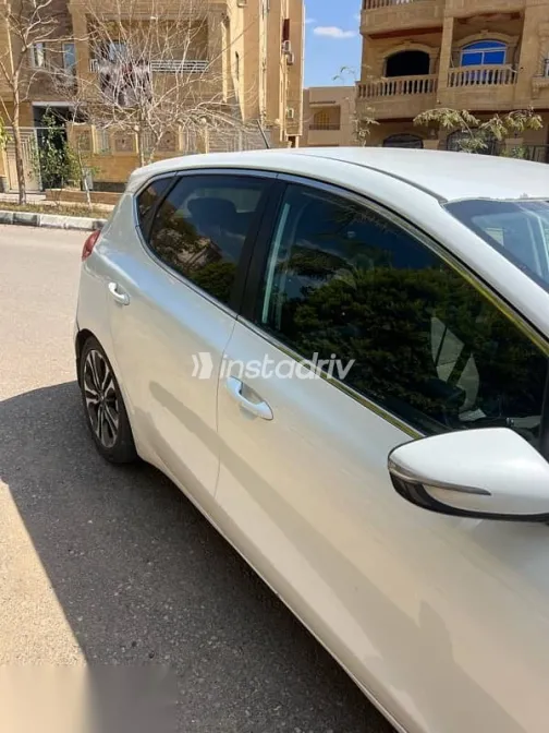 كيا سيد 2016 أبيض مستعملة للبيع - 6