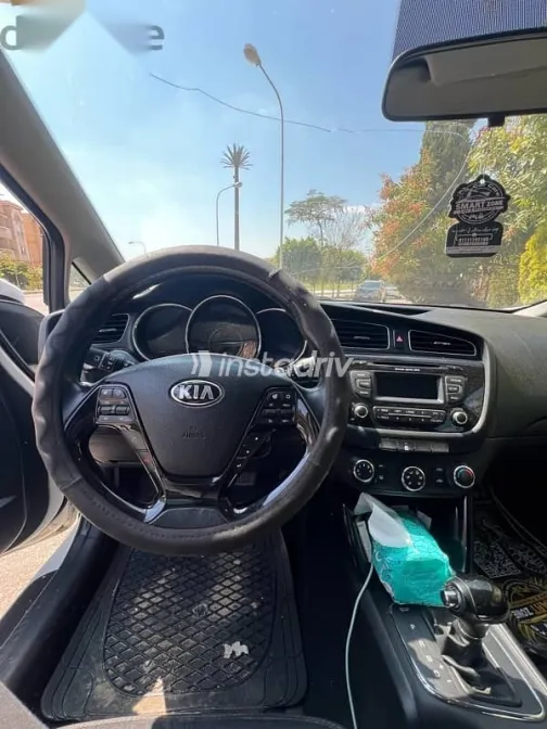 كيا سيد 2016 أبيض مستعملة للبيع - 8