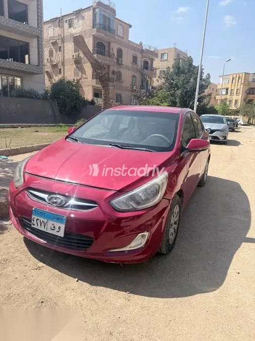 هيونداي اكسنت 2015 أحمر مستعملة للبيع - 2