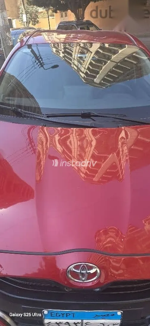 تويوتا ياريس 2022 أحمر مستعملة للبيع - 4