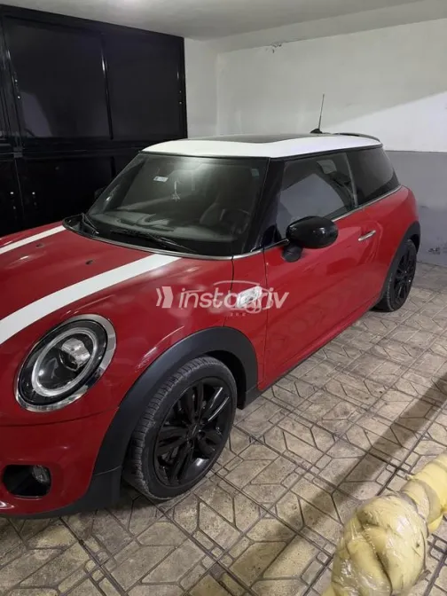 Mini Mini Cooper S 2021 Red Used for Sale - 4
