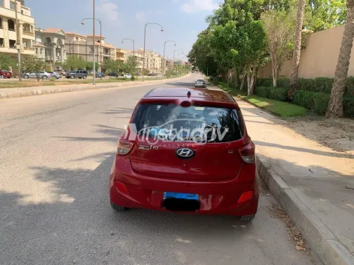 Hyundai Grand i10 2018 Red Used for Sale - 5