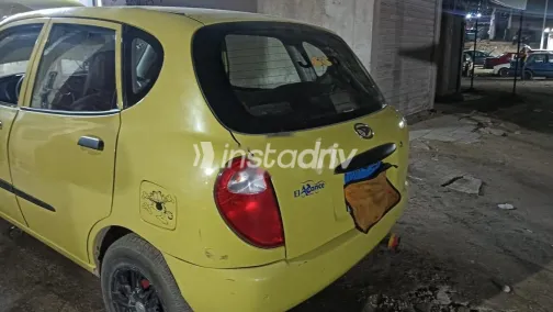 دايهاتسو سيريون 2000 أصفر مستعملة للبيع - 3
