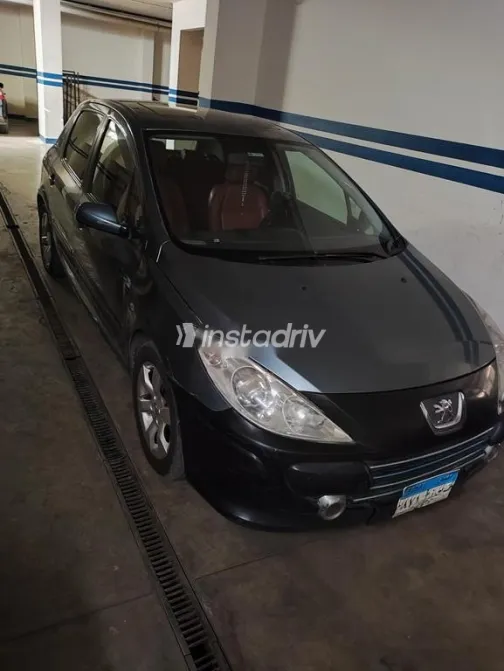 بيجو 307 2007 رمادي مستعملة للبيع - 1