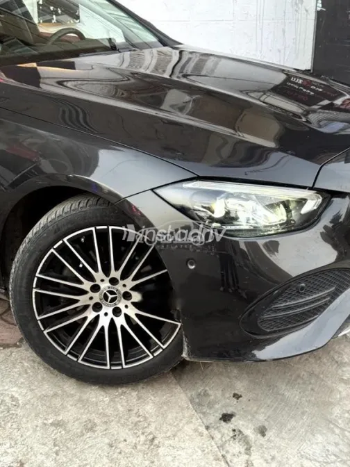 مرسيدس C 180 2022 أسود مستعملة للبيع - 4