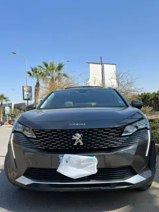 بيجو 5008 2022 أبيض مستعملة للبيع