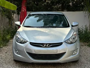 هيونداي إلنترا ام دى 2013 فضي مستعملة للبيع