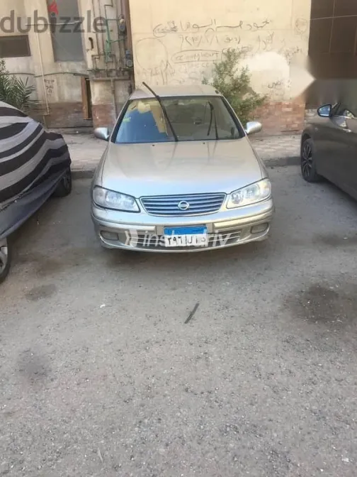 Nissan Sunny 2003 Gold Used for Sale - 1