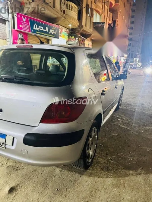 بيجو 307 2002 رمادي مستعملة للبيع - 5