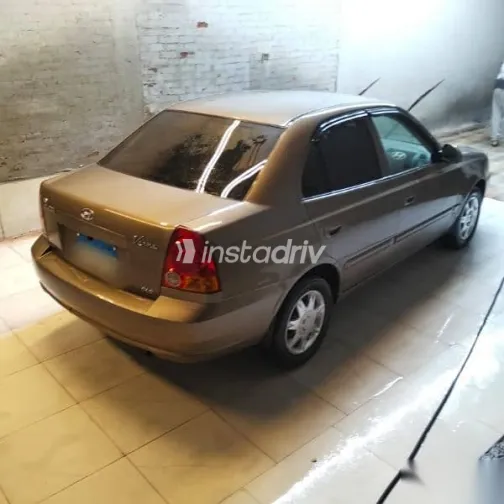 Hyundai Verna 2017 Gold Used for Sale - 1