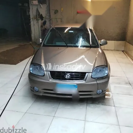 Hyundai Verna 2017 Gold Used for Sale - 3