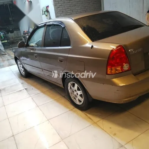 Hyundai Verna 2017 Gold Used for Sale - 9