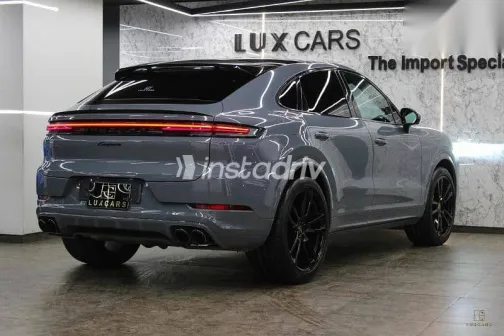 Porsche Cayenne 2024 Gray Used for Sale - 2