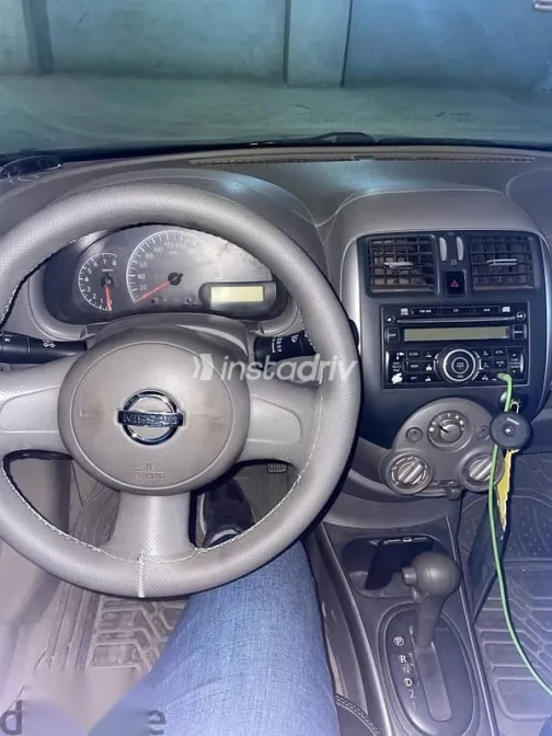 نيسان صنى 2015 فضي مستعملة للبيع - 4