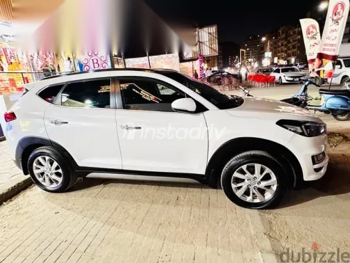 Hyundai Tucson 2019 White Used for Sale - 3