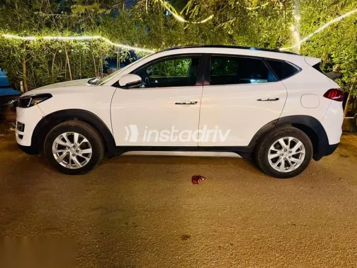 Hyundai Tucson 2019 White Used for Sale - 4