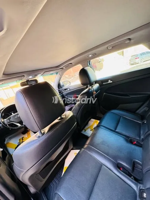 Hyundai Tucson 2019 White Used for Sale - 6