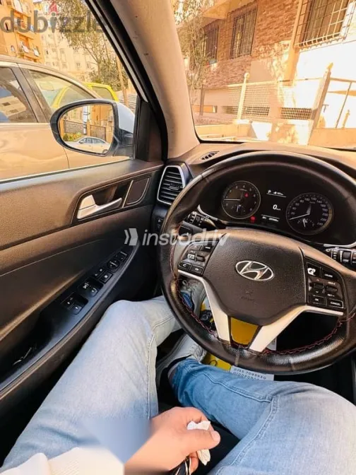 Hyundai Tucson 2019 White Used for Sale - 8