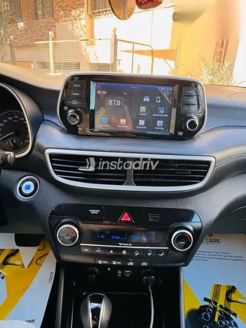 Hyundai Tucson 2019 White Used for Sale - 10