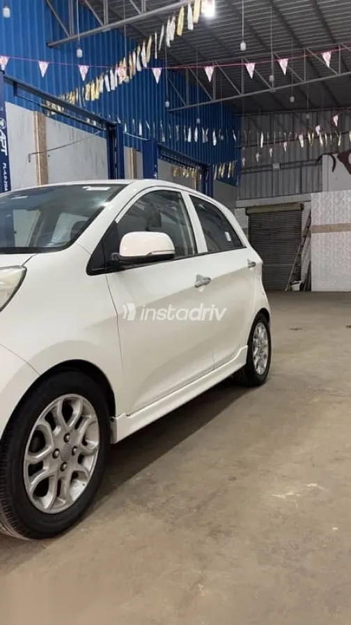 كيا بيكانتو 2013 أبيض مستعملة للبيع - 1