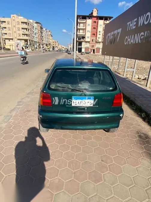 فولكس فاغن بولو 1998 أخضر مستعملة للبيع - 1