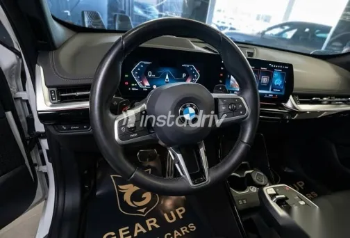 بي ام دبليو X1 2023 أبيض مستعملة للبيع - 3