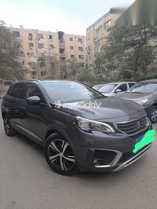 بيجو 5008 2020 رمادي مستعملة للبيع - 7