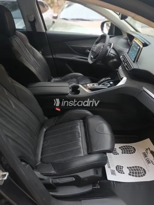 بيجو 5008 2020 رمادي مستعملة للبيع - 8