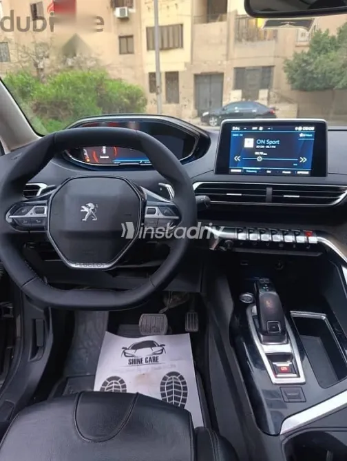 بيجو 5008 2020 رمادي مستعملة للبيع - 10