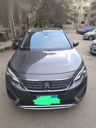 Peugeot 5008 2020 Gray Used for Sale