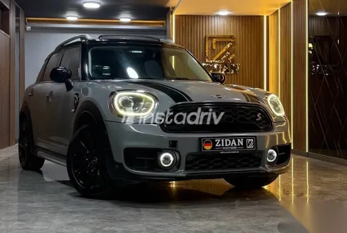 مينى كانترى مان 2020 رمادي مستعملة للبيع - 3