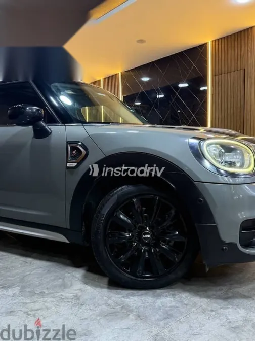 مينى كانترى مان 2020 رمادي مستعملة للبيع - 5