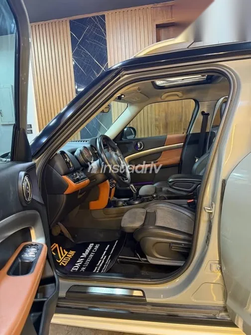 مينى كانترى مان 2020 رمادي مستعملة للبيع - 10