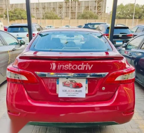 نيسان سنترا 2019 أحمر مستعملة للبيع - 7