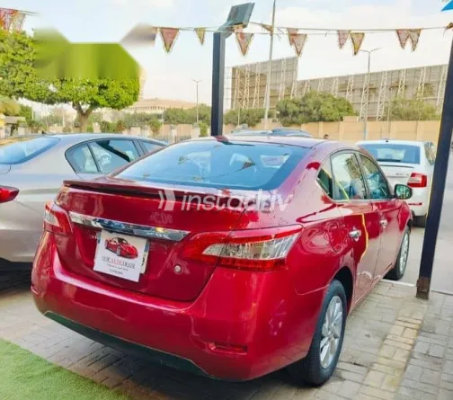 نيسان سنترا 2019 أحمر مستعملة للبيع - 8