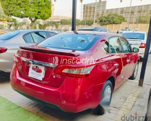 نيسان سنترا 2019 أحمر مستعملة للبيع - 9