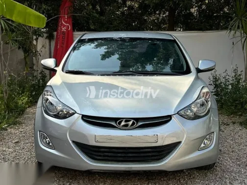 هيونداي إلنترا 2013 فضي مستعملة للبيع - 1