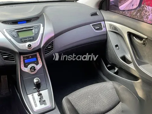 هيونداي إلنترا 2013 فضي مستعملة للبيع - 5