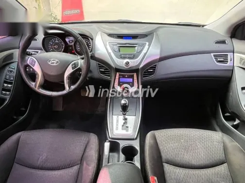 هيونداي إلنترا 2013 فضي مستعملة للبيع - 6