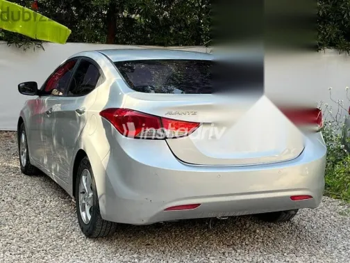 هيونداي إلنترا 2013 فضي مستعملة للبيع - 8